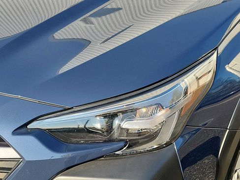 Used 2025 Subaru Outback Limited AWD/4WD image 9