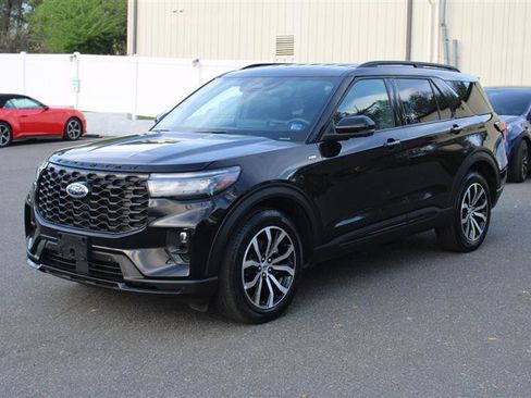 Used 2025 Ford Explorer ST-Line AWD/4WD image 4