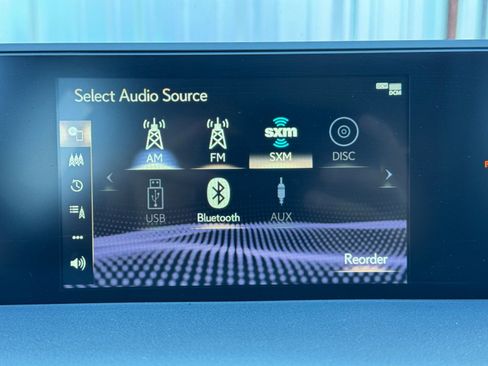 Used 2022 Lexus UX 200 image 22