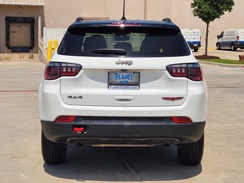 Used 2024 Jeep Compass Trailhawk AWD/4WD image 6