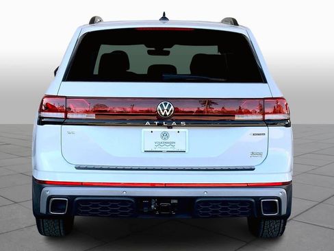 New 2026 Volkswagen Atlas Peak Edition AWD/4WD image 4