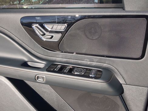 New 2026 Lincoln Aviator 2WD image 12