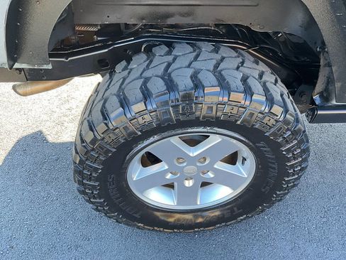 Used 2014 Jeep Wrangler Unlimited Sport w/ Max Tow Package image 17