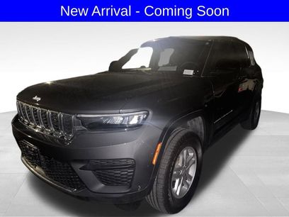 Used 2025 Jeep Grand Cherokee Laredo