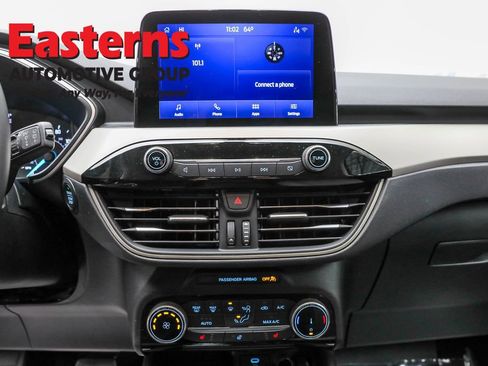 Used 2022 Ford Escape SE w/ Cold Weather Package image 12