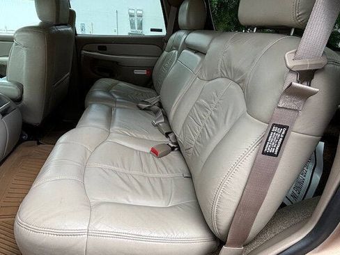 Used 2001 Chevrolet Tahoe 4WD w/ LS Preferred Equipment Group image 9