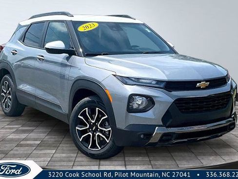 Used 2023 Chevrolet TrailBlazer ACTIV w/ Technology Package FWD image 1