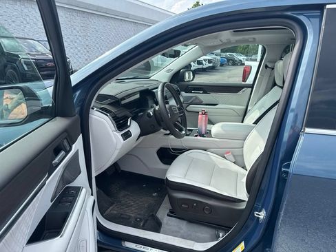 Used 2025 GMC Acadia Denali w/ Super Cruise Package AWD/4WD image 2