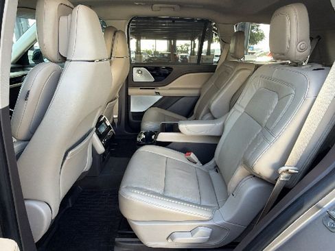 Used 2020 Lincoln Aviator Reserve w/ Equipment Group 201A RWD image 25