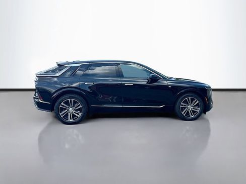 New 2025 Cadillac Lyriq Luxury image 4