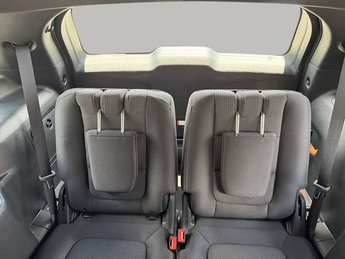 Used 2019 Ford Explorer XLT w/ Equipment Group 201A AWD/4WD image 18