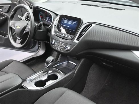Used 2024 Chevrolet Malibu LT image 35
