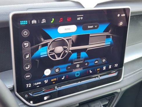 New 2026 Volkswagen Tiguan SE image 16