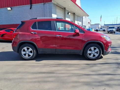 Used 2019 Chevrolet Trax LT w/ Driver Confidence Package image 4