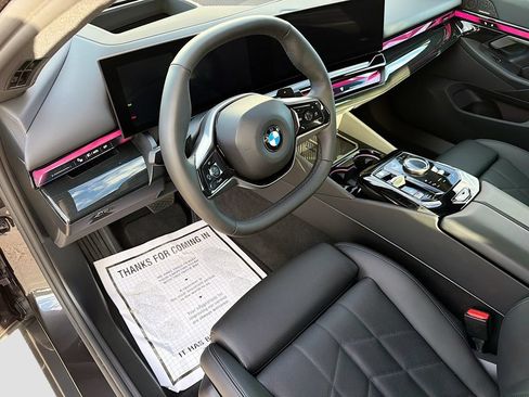 Used 2025 BMW 540i xDrive AWD/4WD image 26