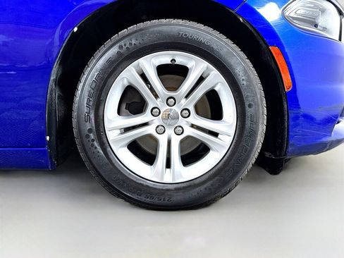 Used 2020 Dodge Charger SXT w/ Leather Interior Group RWD image 41