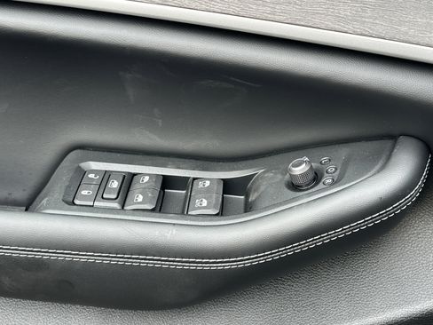 New 2026 Jeep Grand Cherokee Altitude image 12