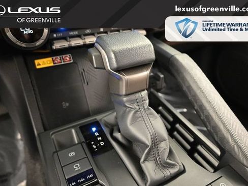 Used 2025 Toyota 4Runner Limited AWD/4WD image 16
