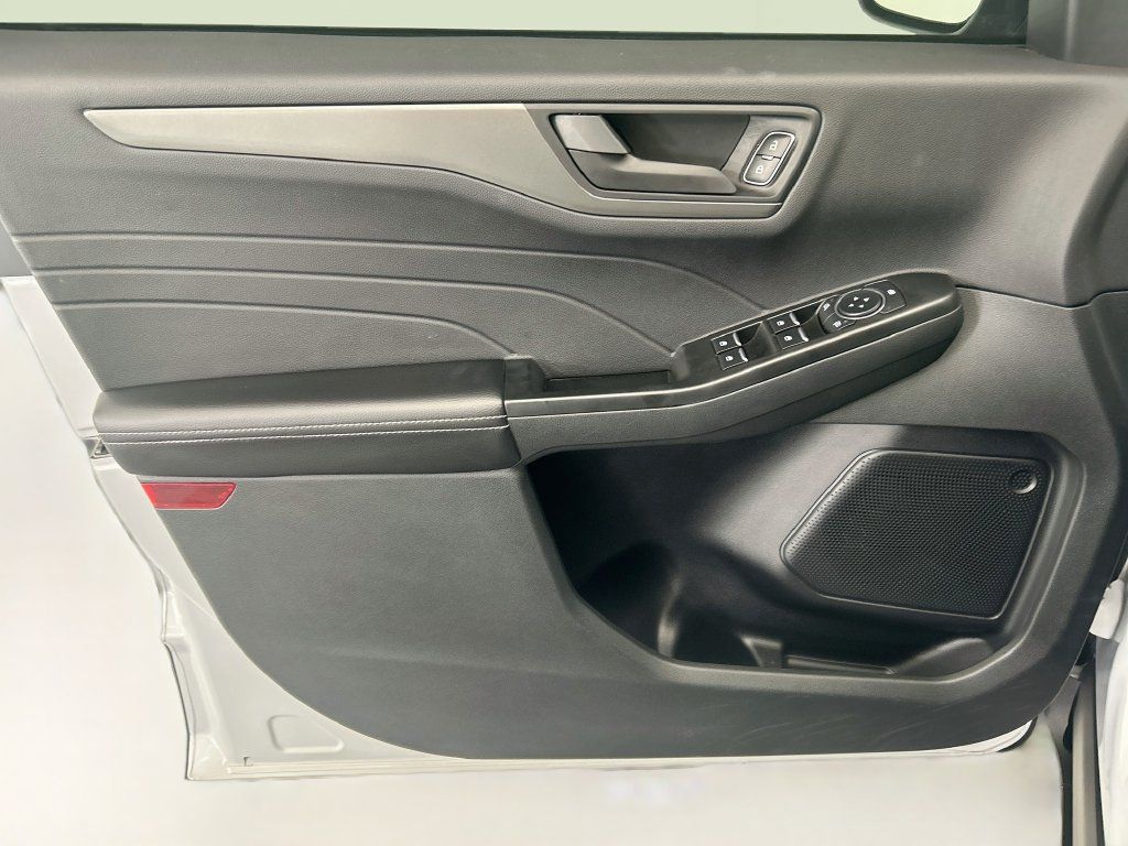 Used 2025 Ford Escape Active w/ Tech Pack #1 FWD image 23