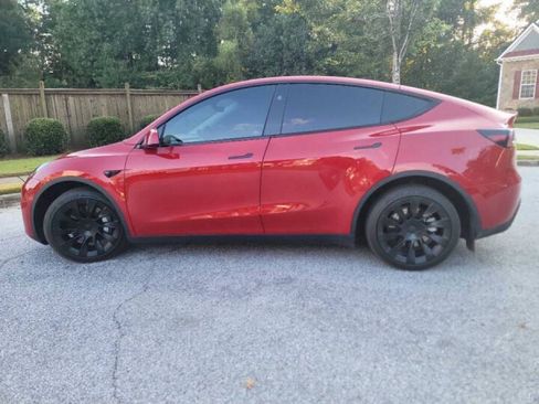 Used 2023 Tesla Model Y AWD image 4