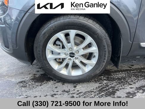 Used 2022 Kia Telluride LX image 16