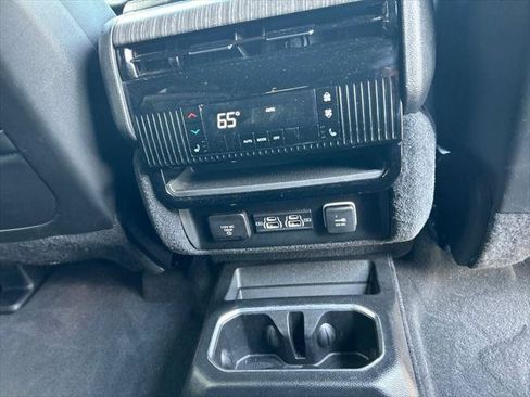 Certified 2024 Jeep Wagoneer Series II AWD/4WD image 39