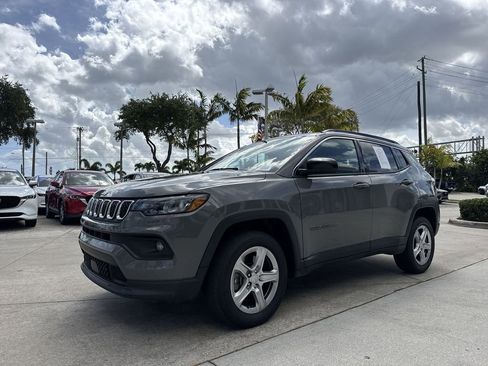 Used 2023 Jeep Compass Latitude w/ Sun and Sound Group image 29