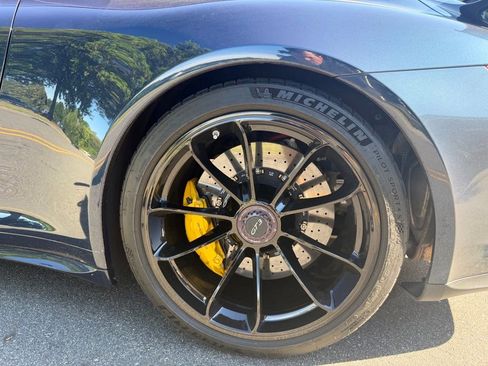 Used 2015 Porsche 911 GT3 RWD image 22
