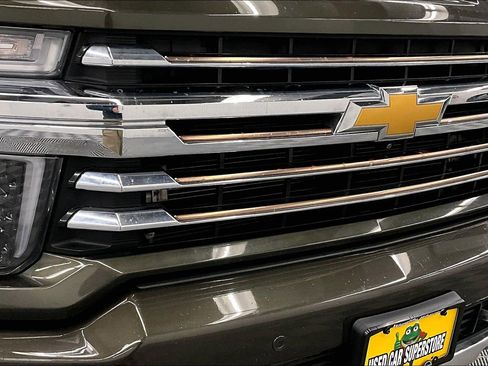 Used 2022 Chevrolet Silverado 3500 High Country w/ Safety Package II AWD/4WD image 33