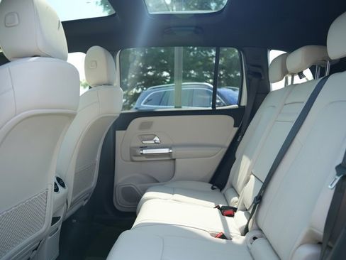 Certified 2026 Mercedes-Benz GLB 250 4MATIC image 37