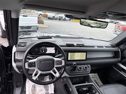 Used 2024 Land Rover Defender 110 S image 15
