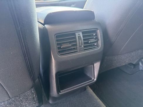 Used 2023 Nissan Rogue S image 20