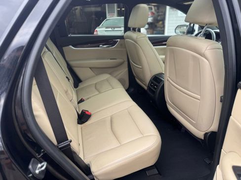 Used 2017 Cadillac XT5 Luxury w/ Driver Awareness Package AWD/4WD image 26