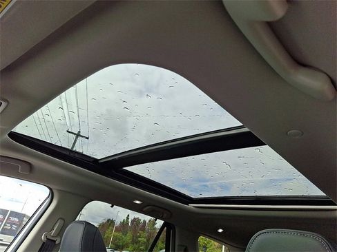 New 2025 Honda Pilot Touring image 12