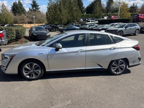 Used 2018 Honda Clarity Touring image 2