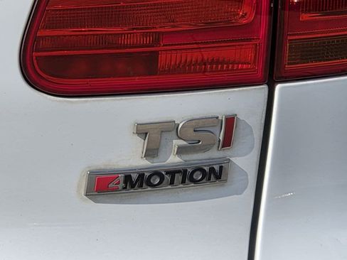 Used 2018 Volkswagen Tiguan Limited AWD/4WD image 11