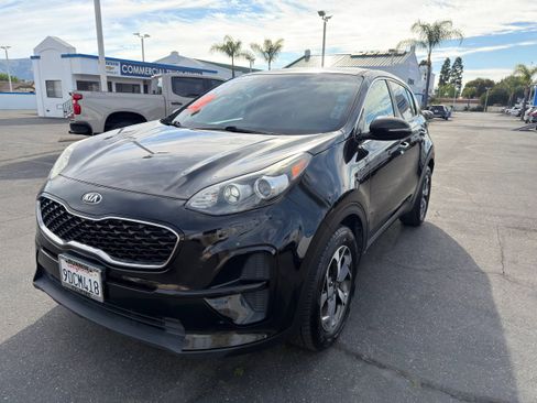 Used 2020 Kia Sportage LX w/ LX Popular Package image 4