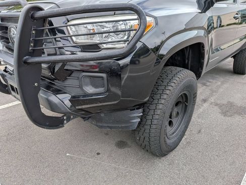 Used 2021 Toyota Tacoma SR AWD/4WD image 9