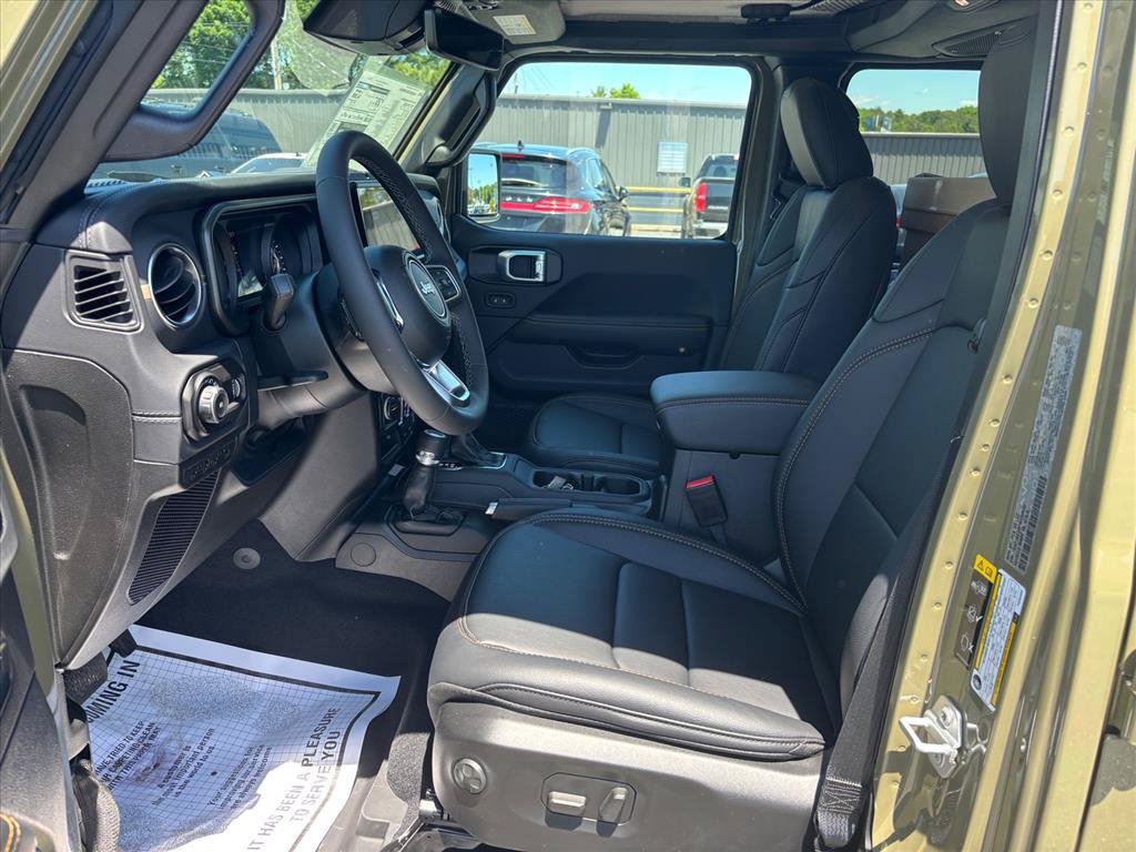 New 2026 Jeep Wrangler Unlimited Sahara AWD/4WD image 9