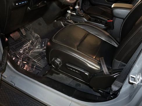 Used 2023 Jeep Wrangler Unlimited Sahara image 27