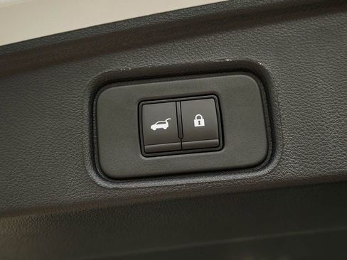 New 2025 Nissan Pathfinder Platinum image 9