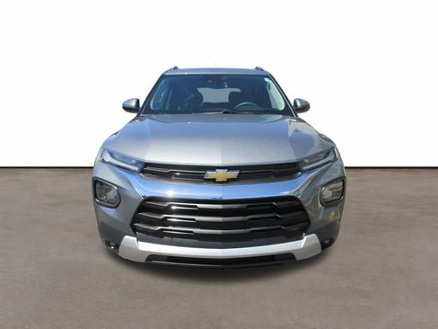 Used 2022 Chevrolet TrailBlazer LT w/ Sun and Liftgate Package AWD/4WD image 8