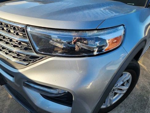 Used 2021 Ford Explorer XLT w/ Equipment Group 202A image 8