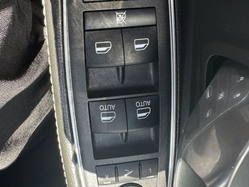 Used 2024 RAM 2500 Laramie w/ Safety Group AWD/4WD image 19