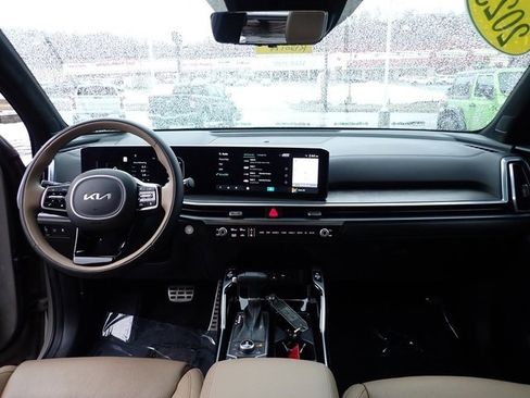 Used 2025 Kia Sorento SX Prestige w/ Olive Brown Leather Package image 17
