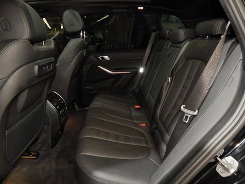 Used 2022 BMW X5 xDrive40i w/ M Sport Package image 31