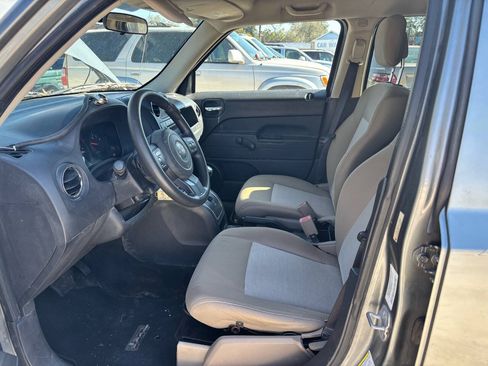 Used 2013 Jeep Patriot Sport FWD image 10