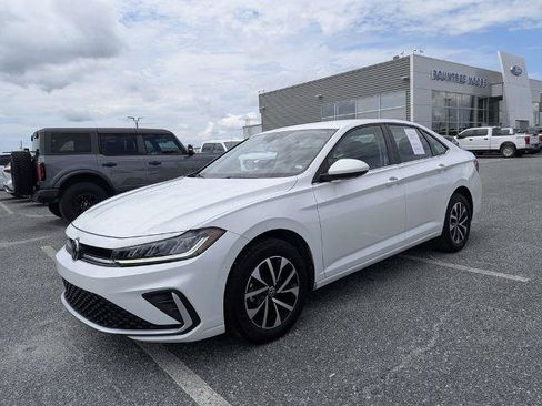 Used 2025 Volkswagen Jetta S FWD image 6
