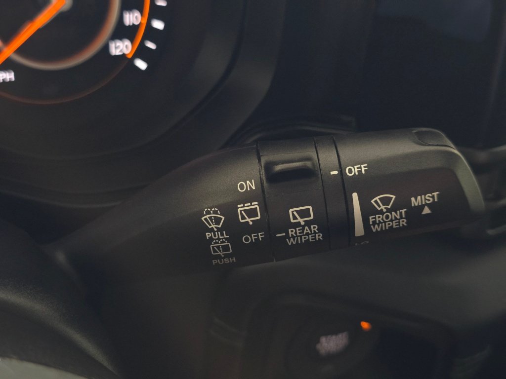 Used 2025 Jeep Wrangler Unlimited Sahara AWD/4WD image 41