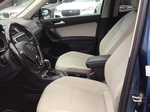 Used 2018 Volkswagen Tiguan SEL AWD/4WD image 6